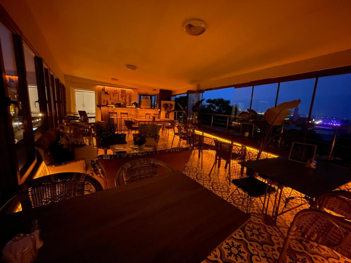 The Local Exclusive Bed & Breakfast Istanbul Exterior photo